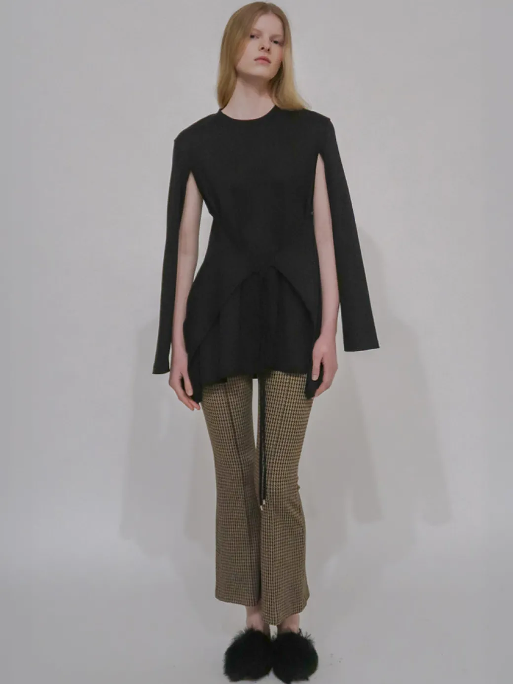 APRON CUTOUT T-SHIRT TOP