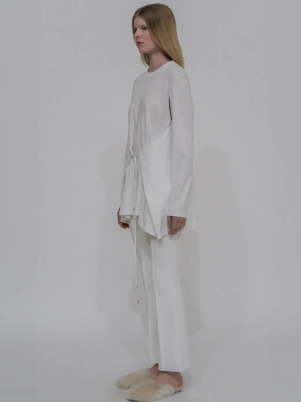 APRON CUTOUT T-SHIRT TOP