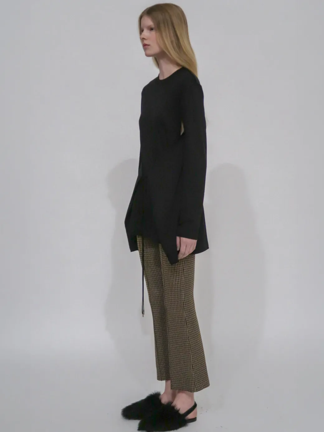 APRON CUTOUT T-SHIRT TOP