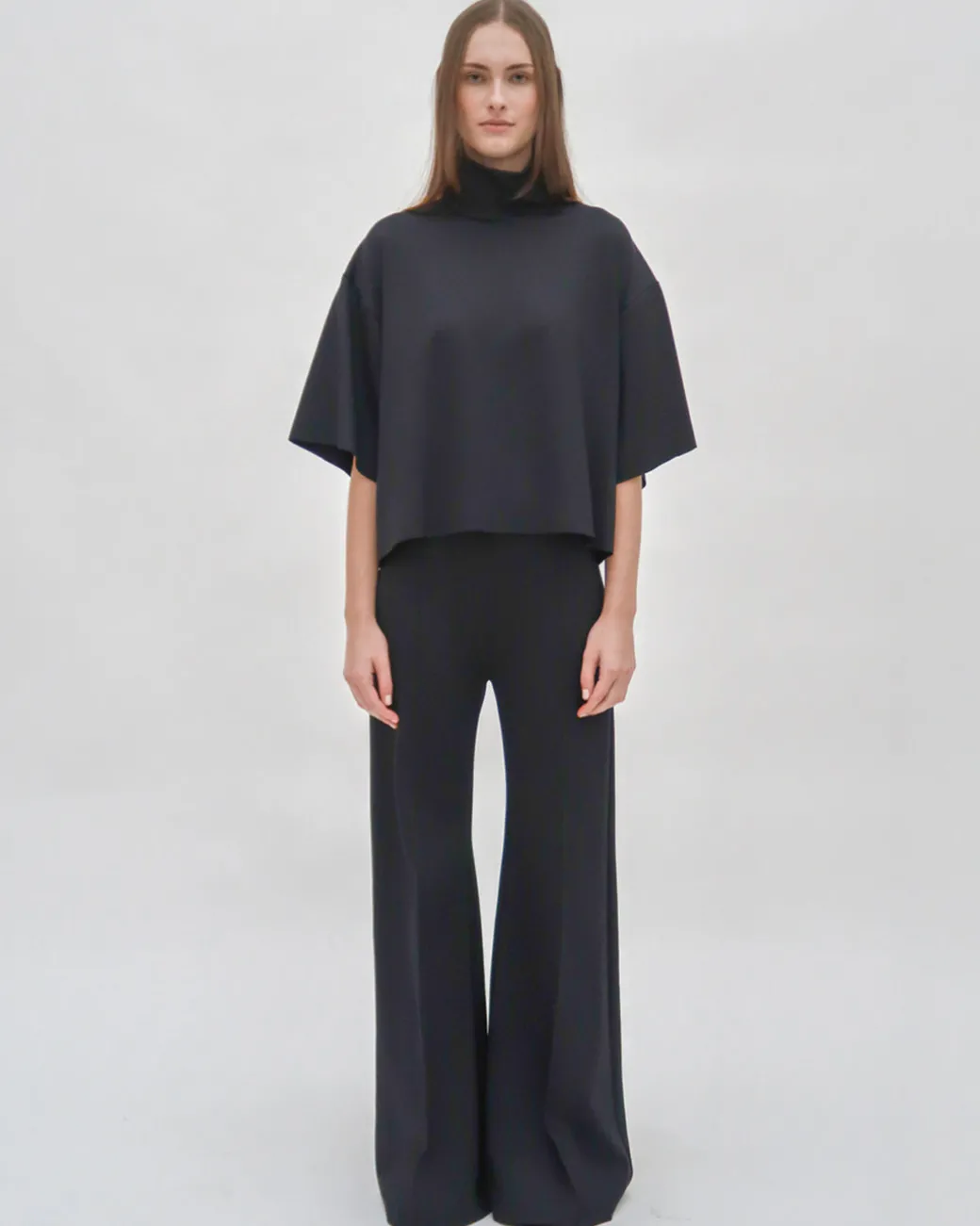 BOXY TURTLENECK TOP