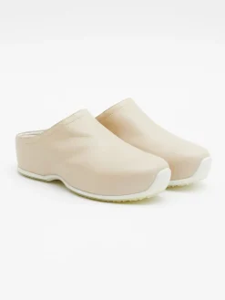 Closed Toe ECCO Clogs