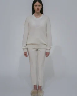 DEEP V-NECK PULLOVER