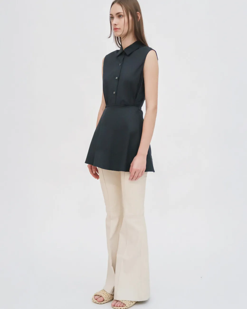 SLEEVELESS ASYMMETRIC APRON SHIRT - STRETCH COTTON