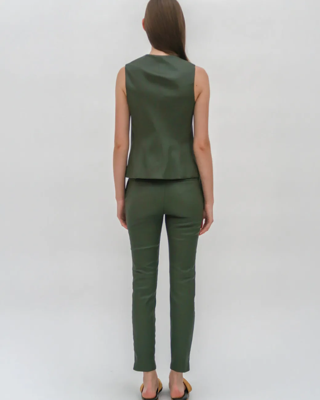 SLEEVELESS BUTTON FRONT TOP - STRETCH PLONGE