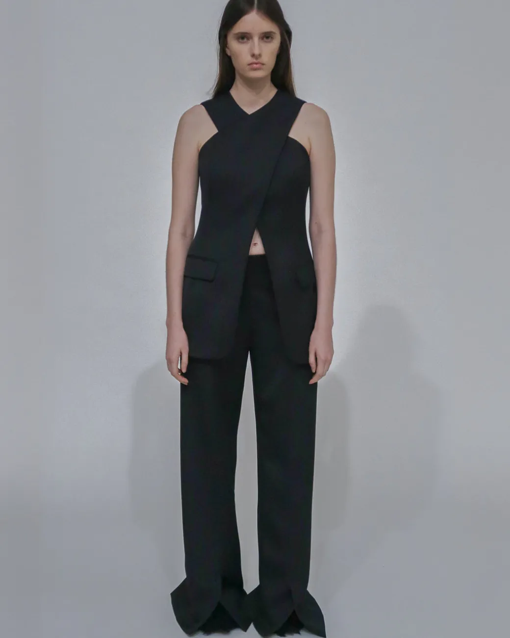 TAILORED CROSS FRONT TOP