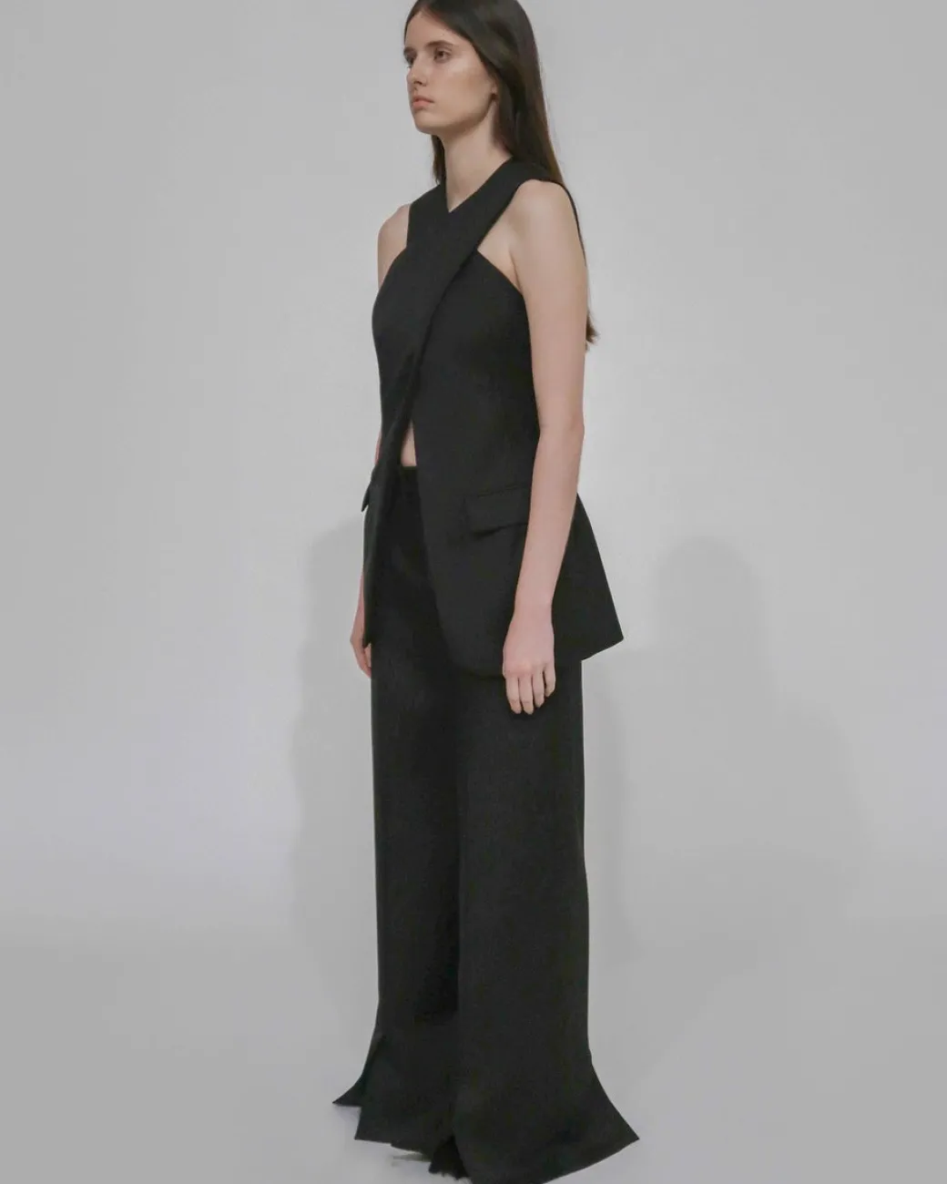 TAILORED CROSS FRONT TOP