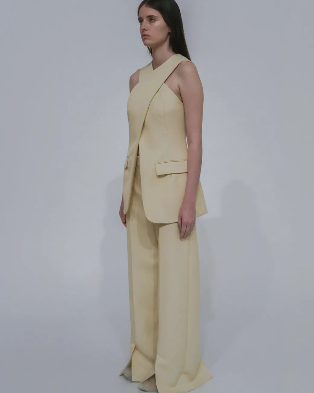TAILORED CROSS FRONT TOP
