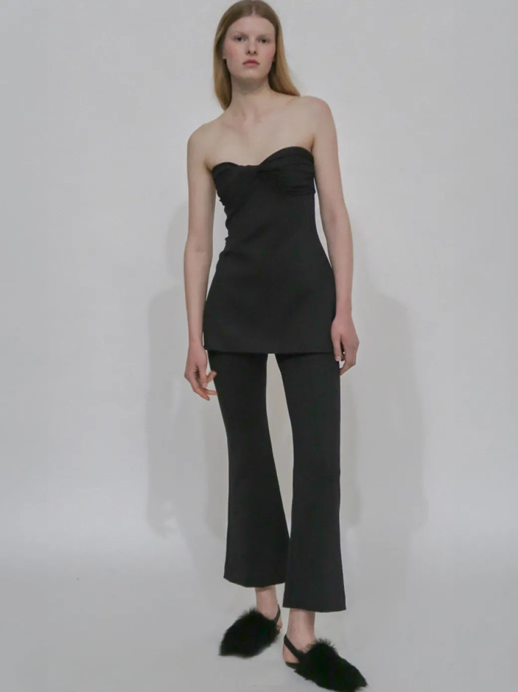 TWIST STRAPLESS TOP
