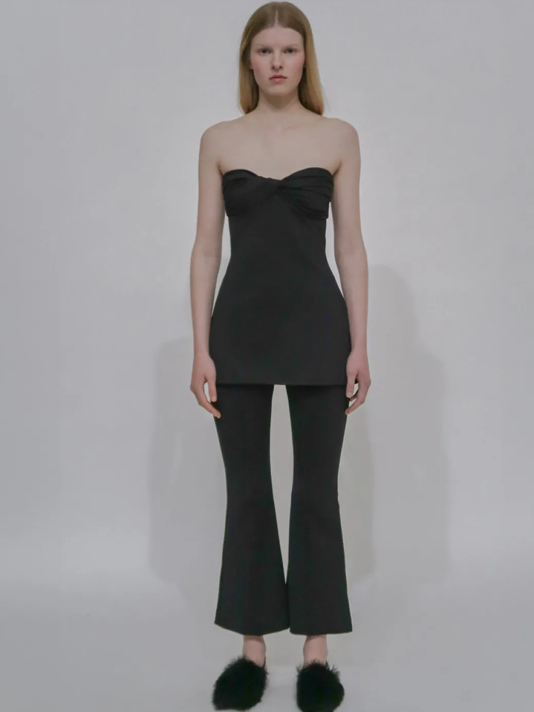 TWIST STRAPLESS TOP
