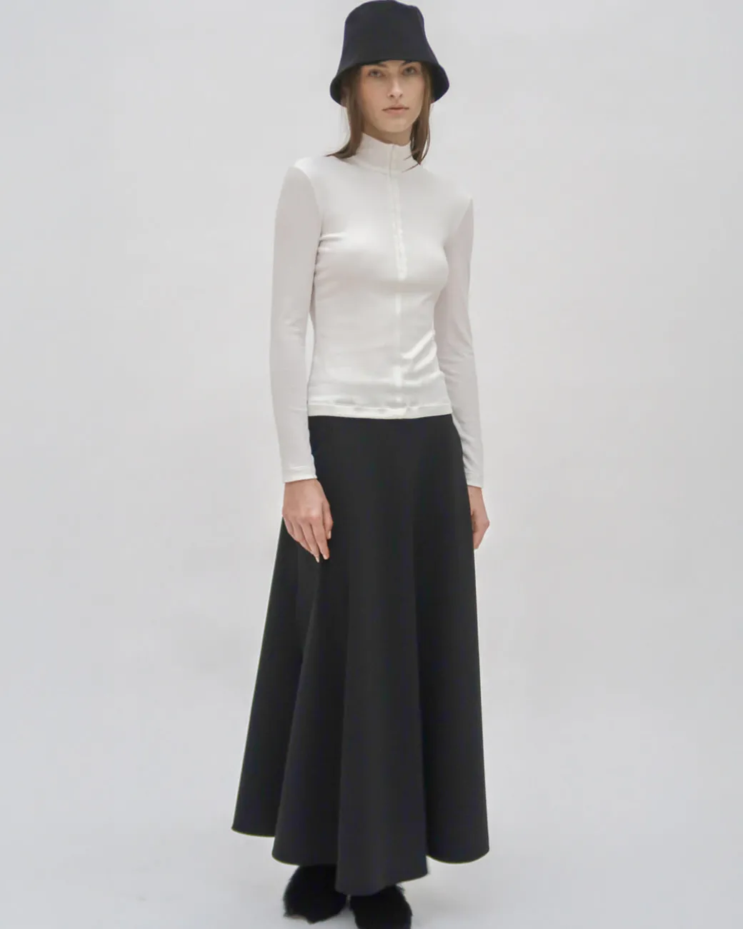 ZIP UP TURTLENECK TOP